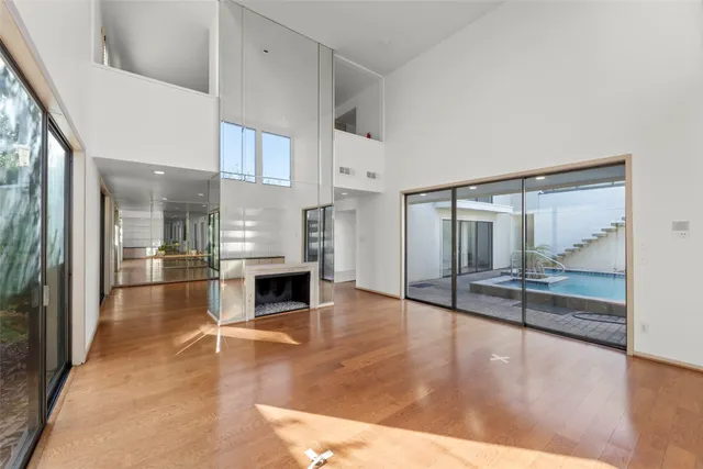 $3,900 | 1201 Autrey Street, Houston, TX 77006