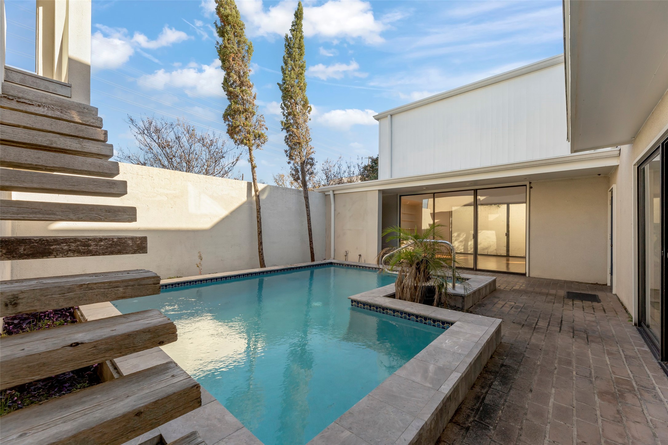 1201 Autrey Street Houston, TX 77006 - Photo 3 of 47 Beautiful pool