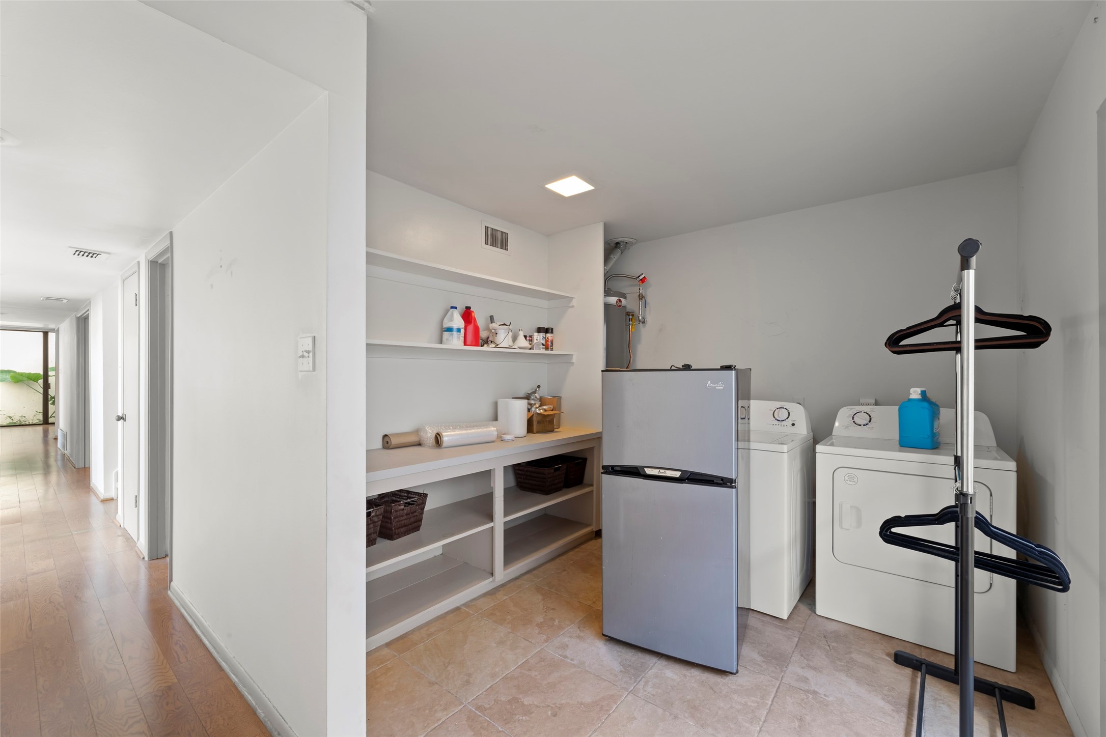 1201 Autrey Street Houston, TX 77006 - Photo 44 of 47 Utility room in the house