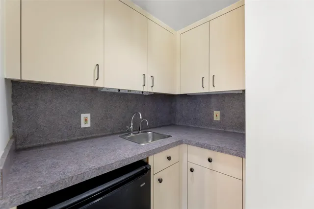 $3,900 | 1201 Autrey Street, Houston, TX 77006