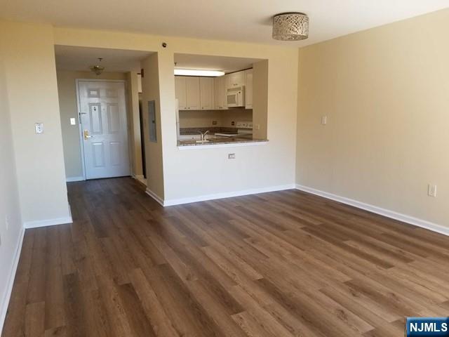 100 Old Palisade Road, Unit 702 Fort Lee, NJ 07024 - Photo 9 of 37