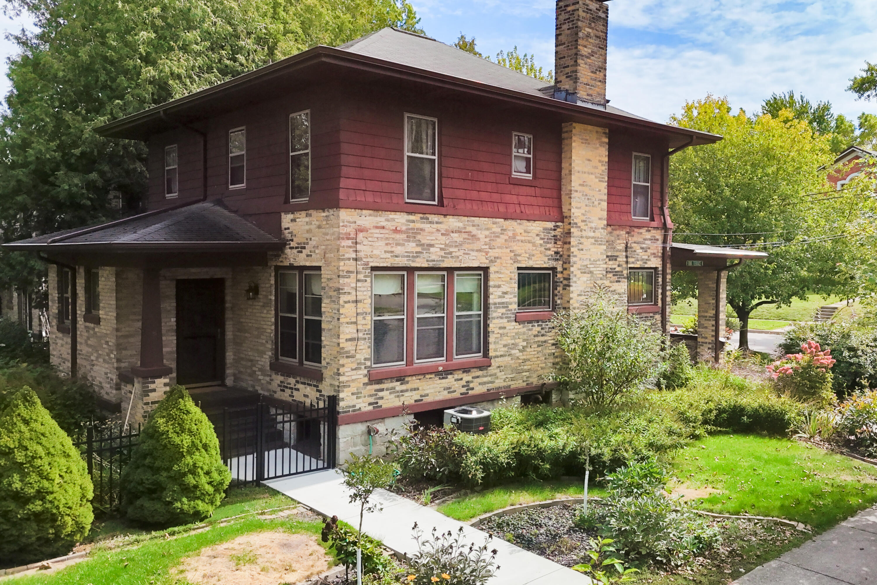 418 5th Street Manistee, MI 49660 - Photo 2 of 50 11