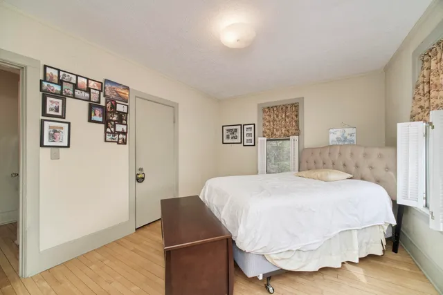 $270,000 | 418 5th Street, Manistee, MI 49660