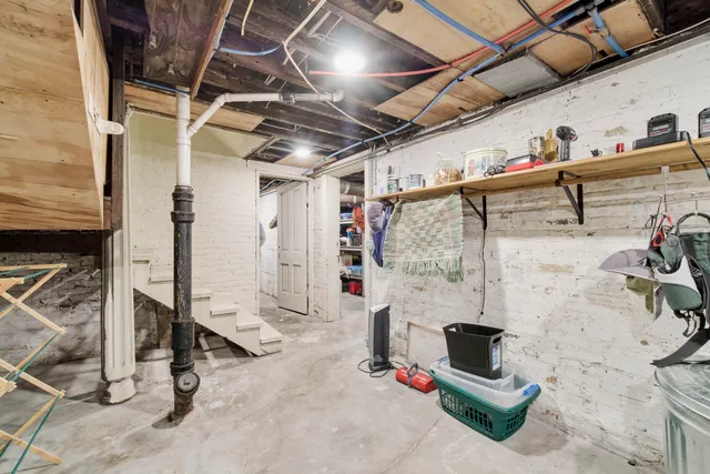 $270,000 | 418 5th Street, Manistee, MI 49660