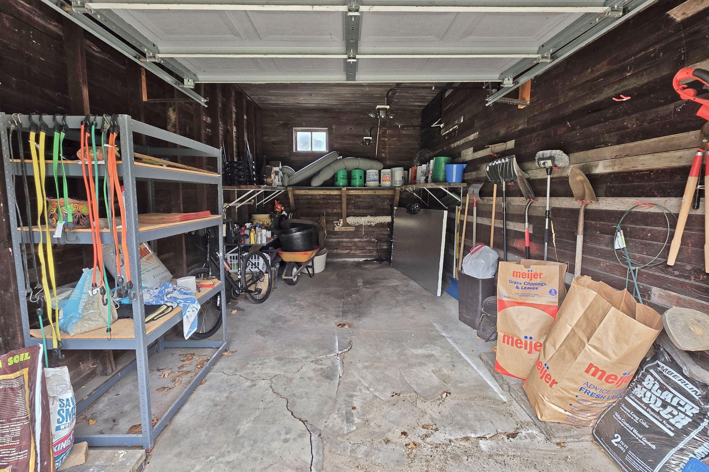 418 5th Street Manistee, MI 49660 - Photo 48 of 50 20250409_152110