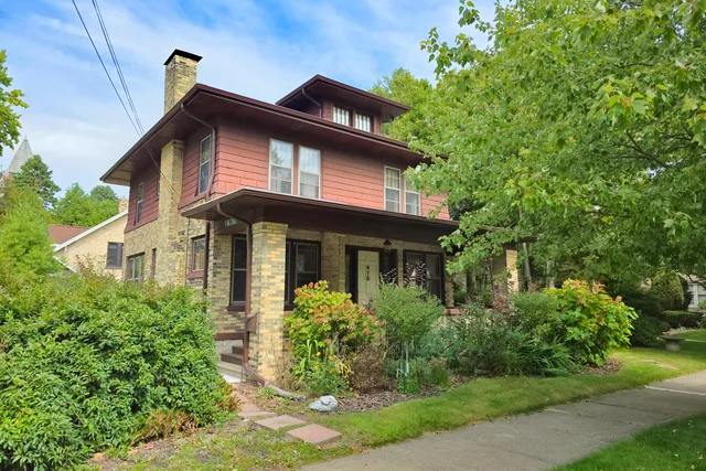 $270,000 | 418 5th Street, Manistee, MI 49660