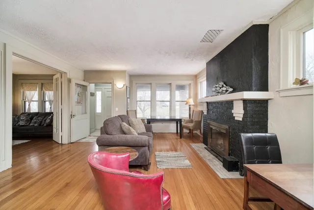 $270,000 | 418 5th Street, Manistee, MI 49660