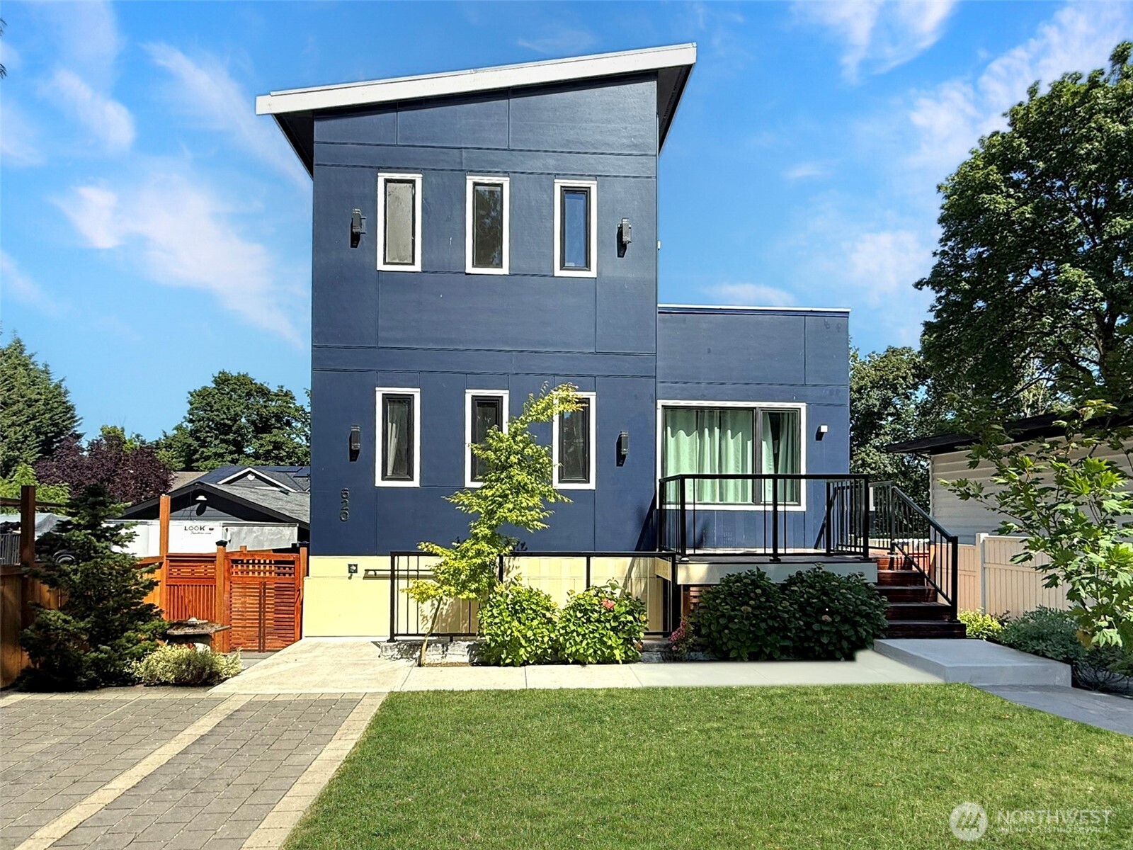 620 Stevens Avenue Northwest Renton, WA 98057 - Photo 1 of 25