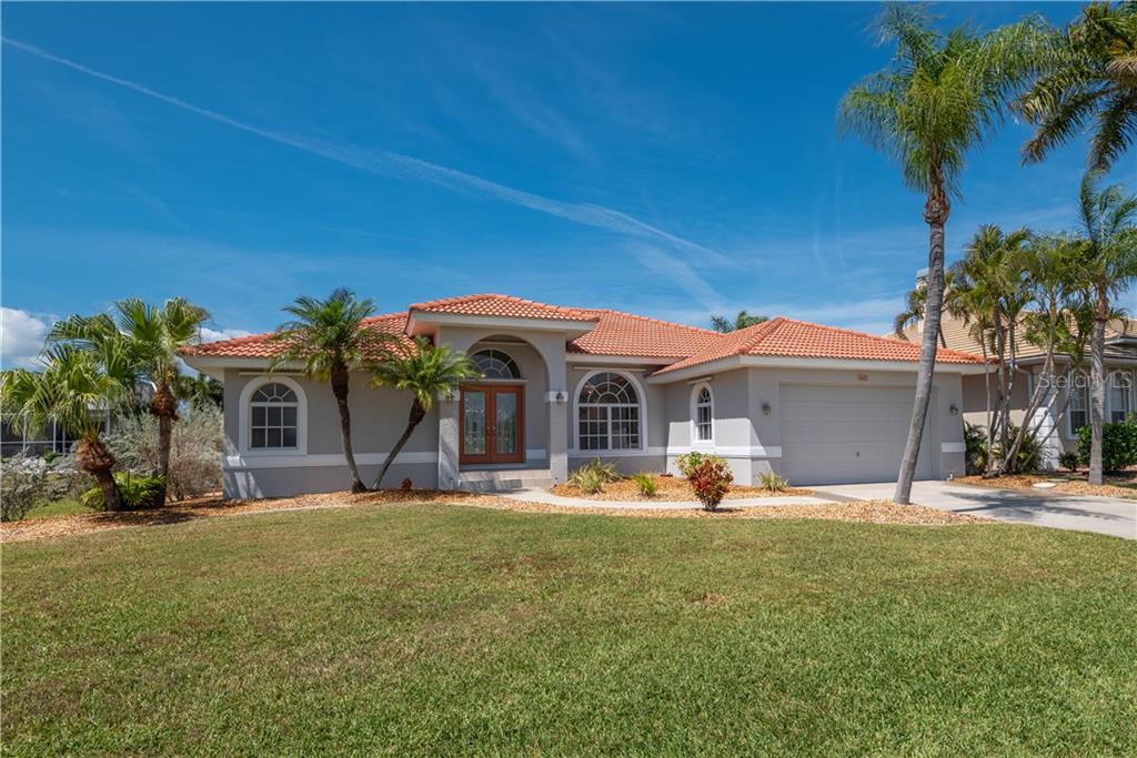 PUNTA GORDA ISLES! BEAUTIFUL 3/2/2 WATERFRONT POOL HOME WITH QUICK SAILBOAT ACCESS TO CHARLOTTE HARBOR LEADING TO THE GULF OF MEXICO via PONCE INLET!