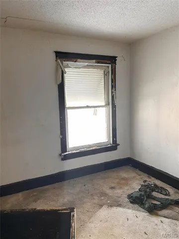 $15,000 | 556 Wimmer Place, East St. Louis, IL 62205