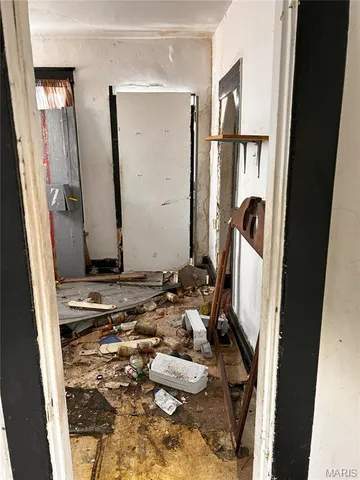 $15,000 | 556 Wimmer Place, East St. Louis, IL 62205