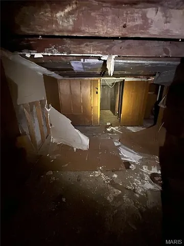 $15,000 | 556 Wimmer Place, East St. Louis, IL 62205