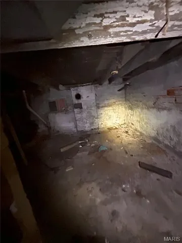 $15,000 | 556 Wimmer Place, East St. Louis, IL 62205