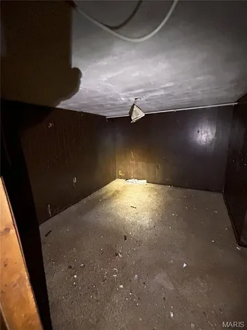 $15,000 | 556 Wimmer Place, East St. Louis, IL 62205