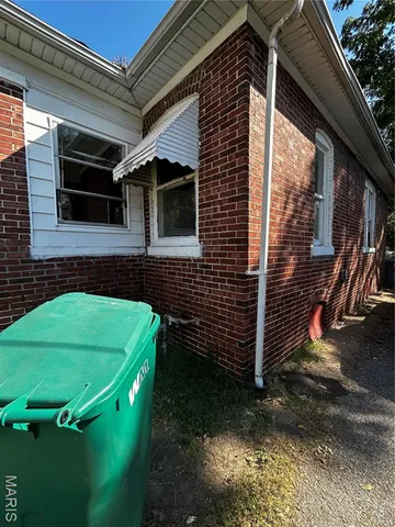 $15,000 | 556 Wimmer Place, East St. Louis, IL 62205