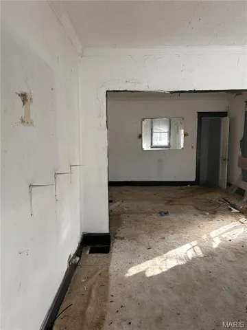 $15,000 | 556 Wimmer Place, East St. Louis, IL 62205