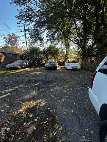 $15,000 | 556 Wimmer Place, East St. Louis, IL 62205