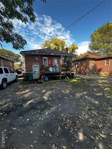 $15,000 | 556 Wimmer Place, East St. Louis, IL 62205