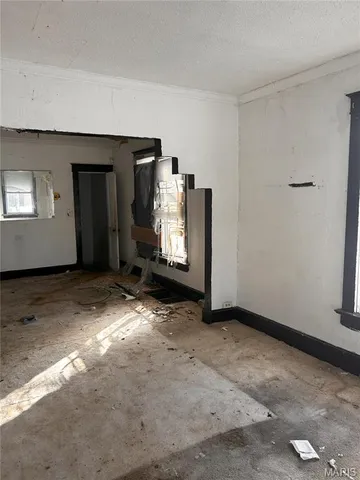 $15,000 | 556 Wimmer Place, East St. Louis, IL 62205