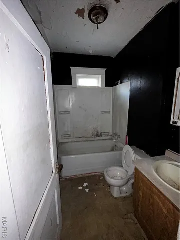 $15,000 | 556 Wimmer Place, East St. Louis, IL 62205