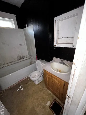 $15,000 | 556 Wimmer Place, East St. Louis, IL 62205