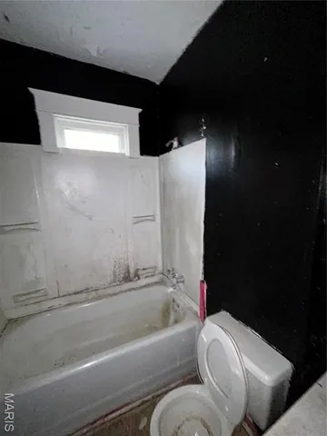 $15,000 | 556 Wimmer Place, East St. Louis, IL 62205