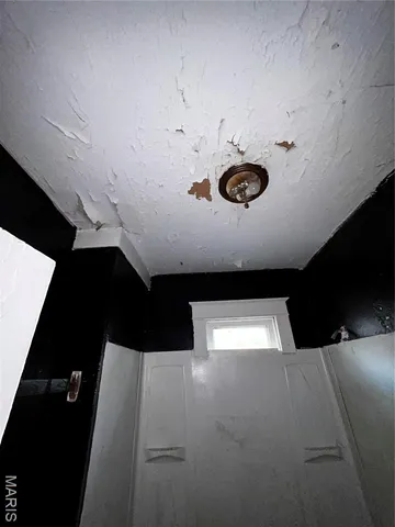 $15,000 | 556 Wimmer Place, East St. Louis, IL 62205