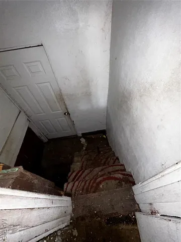 $15,000 | 556 Wimmer Place, East St. Louis, IL 62205