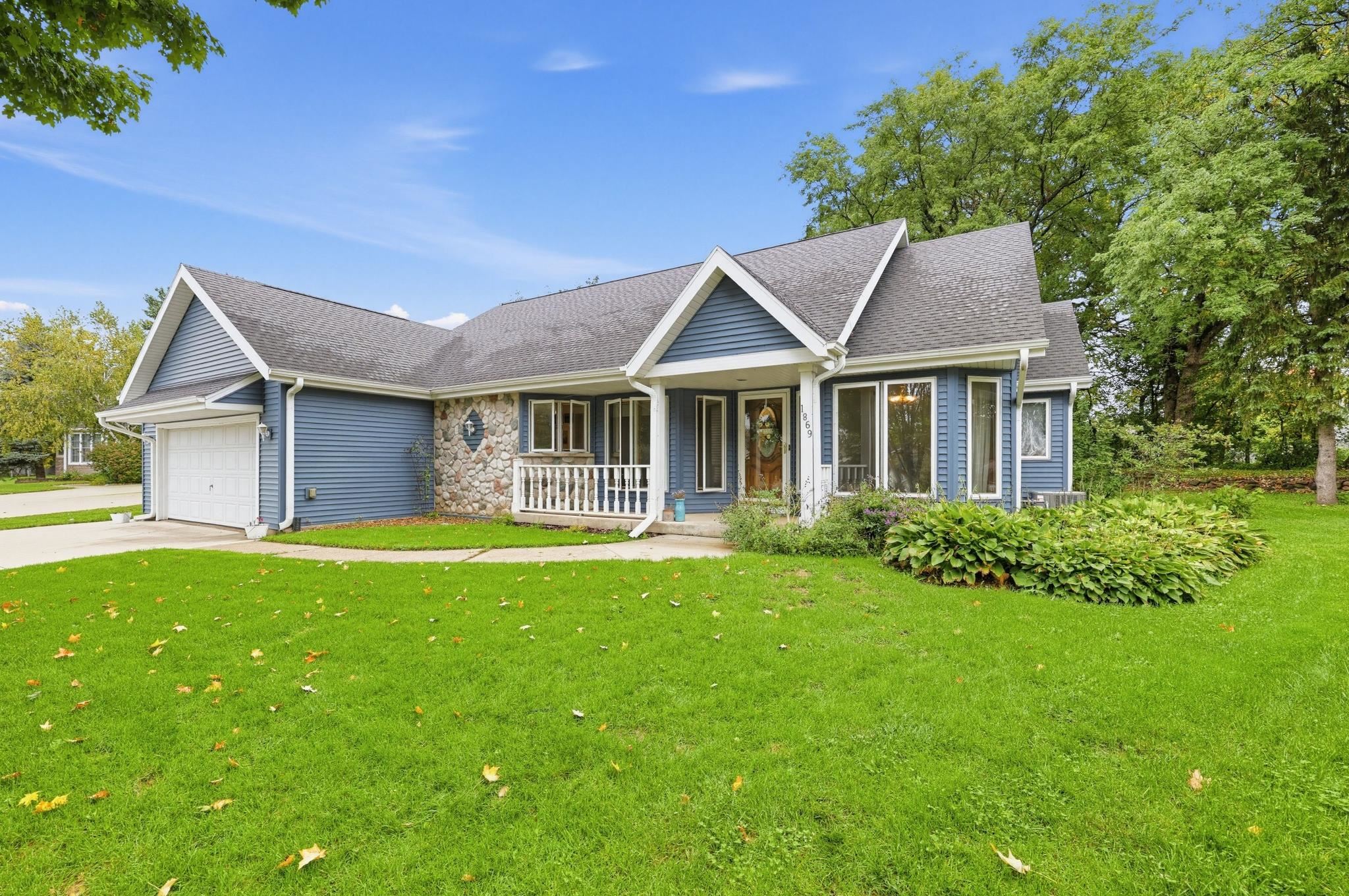 1869 Tivoli Court Reedsburg, WI 53959 - Photo 2 of 25 Gallery Image 2