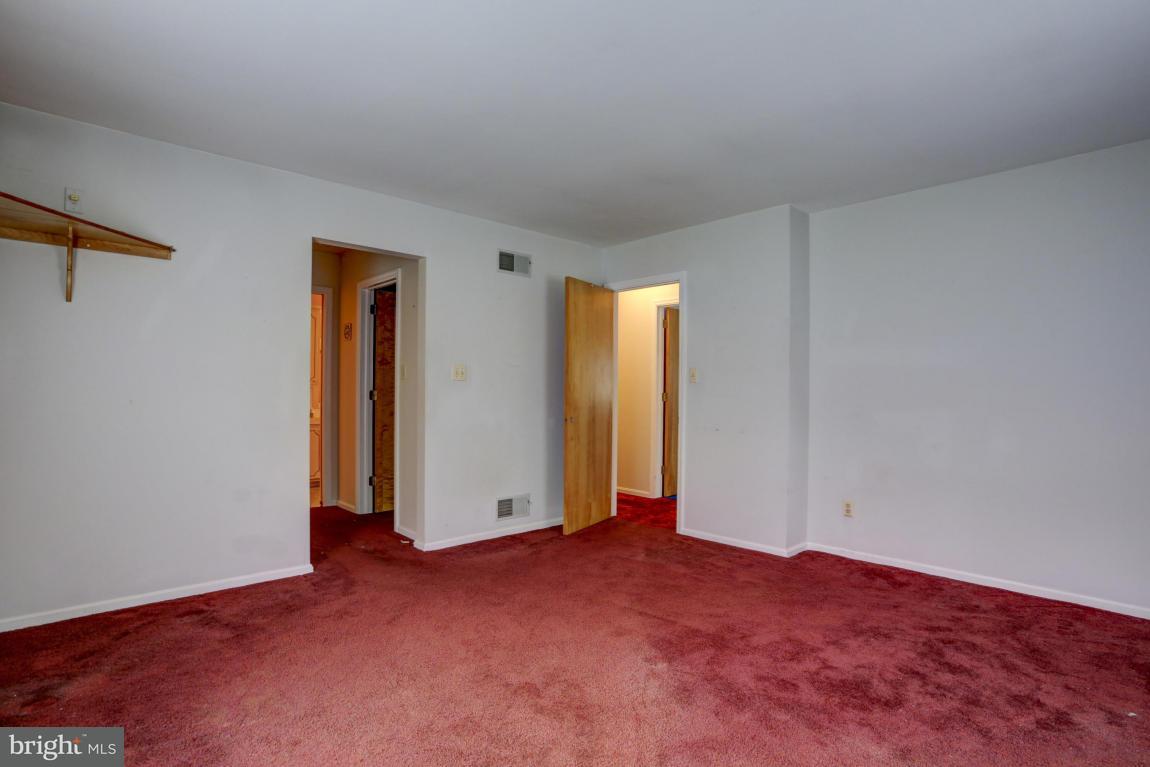 411 South Belmont Road Paradise, PA 17562 - Photo 13 of 25 a view of empty room