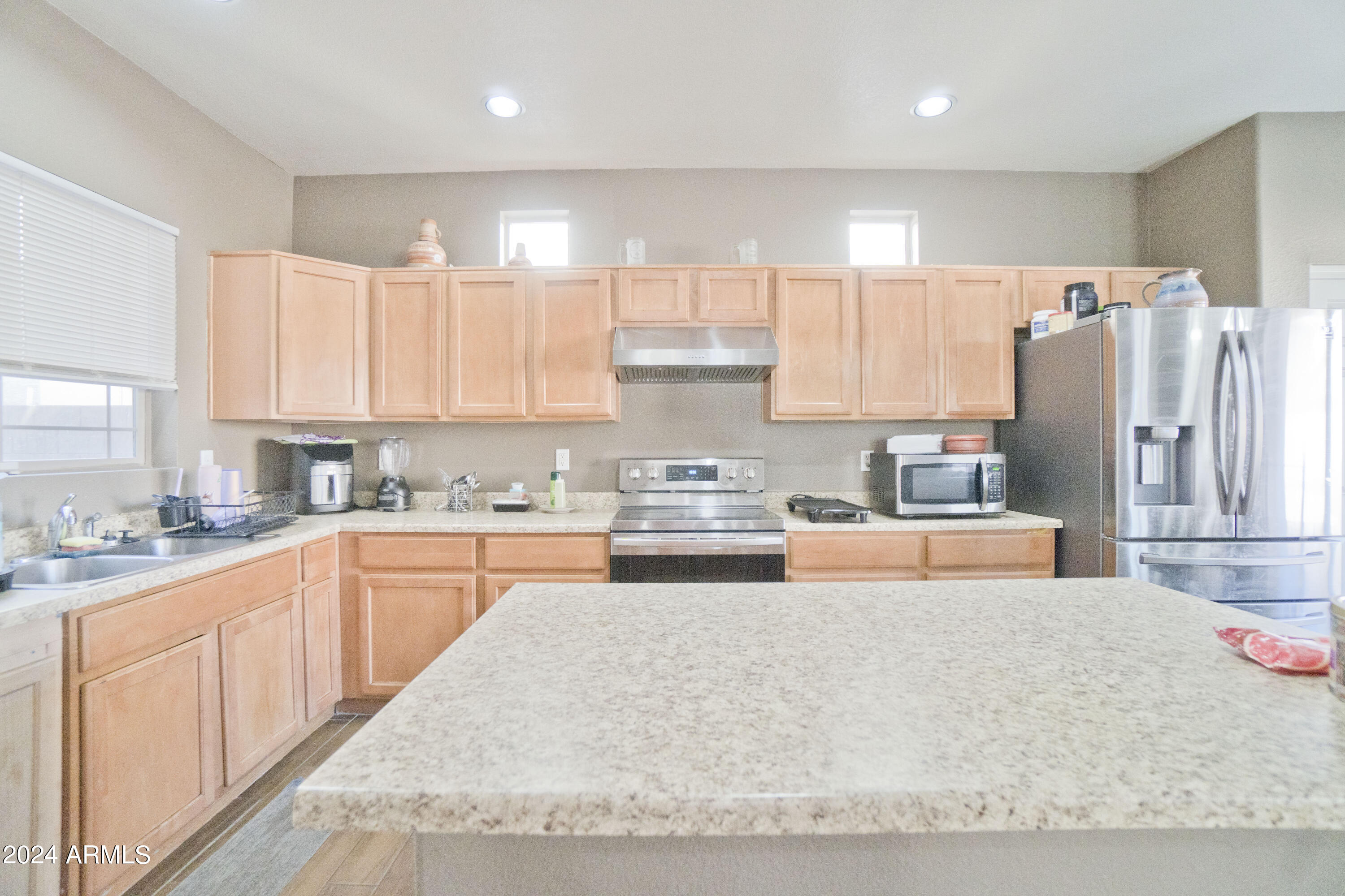 9422 West Berkeley Road Phoenix, AZ 85037 - Photo 15 of 30 Kitchen 3