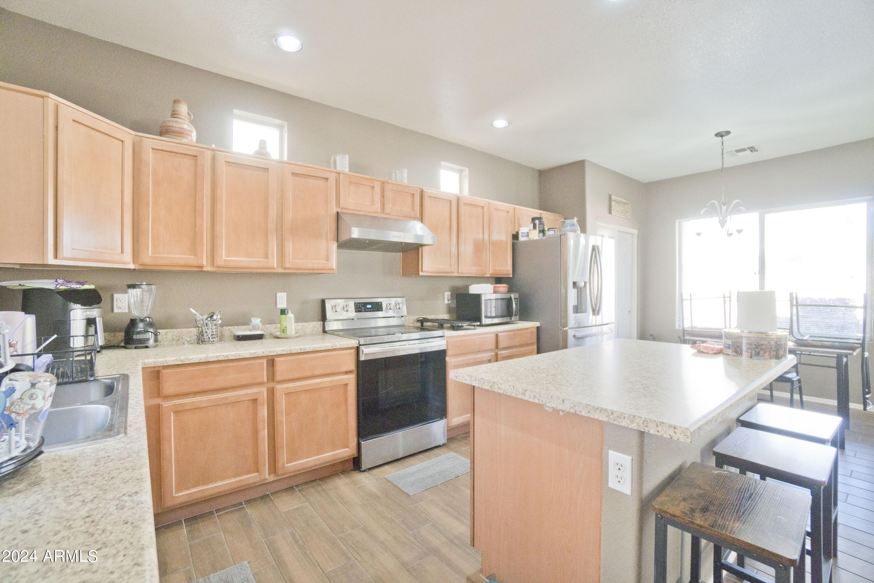 9422 West Berkeley Road Phoenix, AZ 85037 - Photo 16 of 30 Kitchen 4