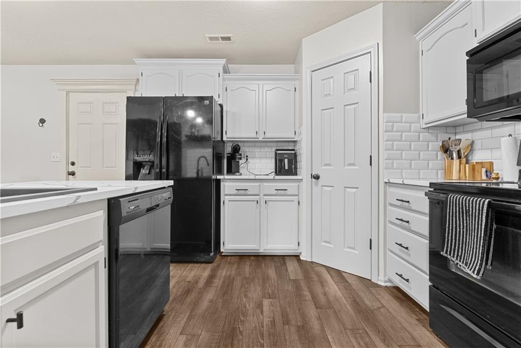 521 Southwest 15 Street Blue Springs, MO 64015 - Photo 14 of 37