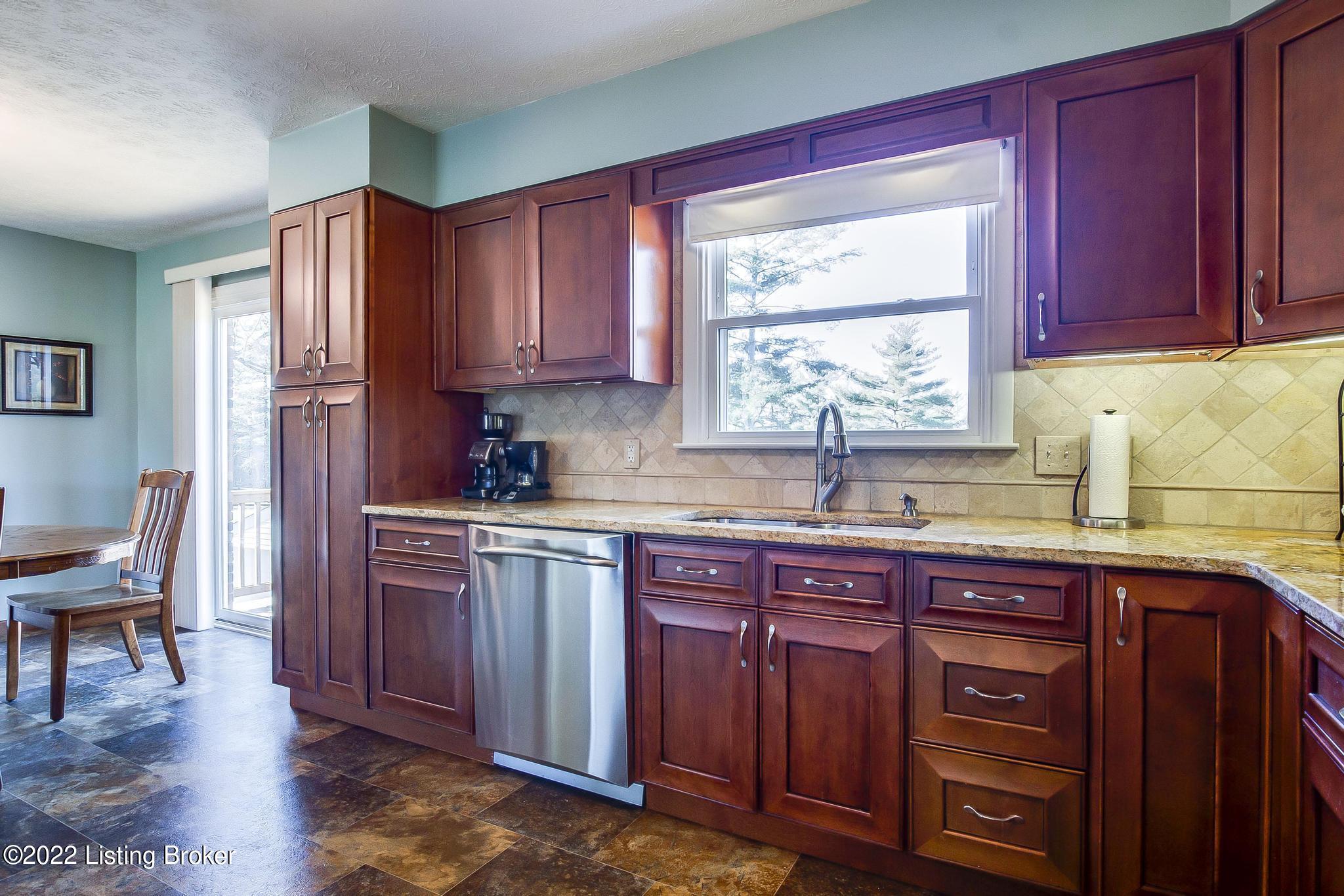 7506 Broad Run Road Louisville, KY 40291 - Photo 11 of 43 Kitchen
