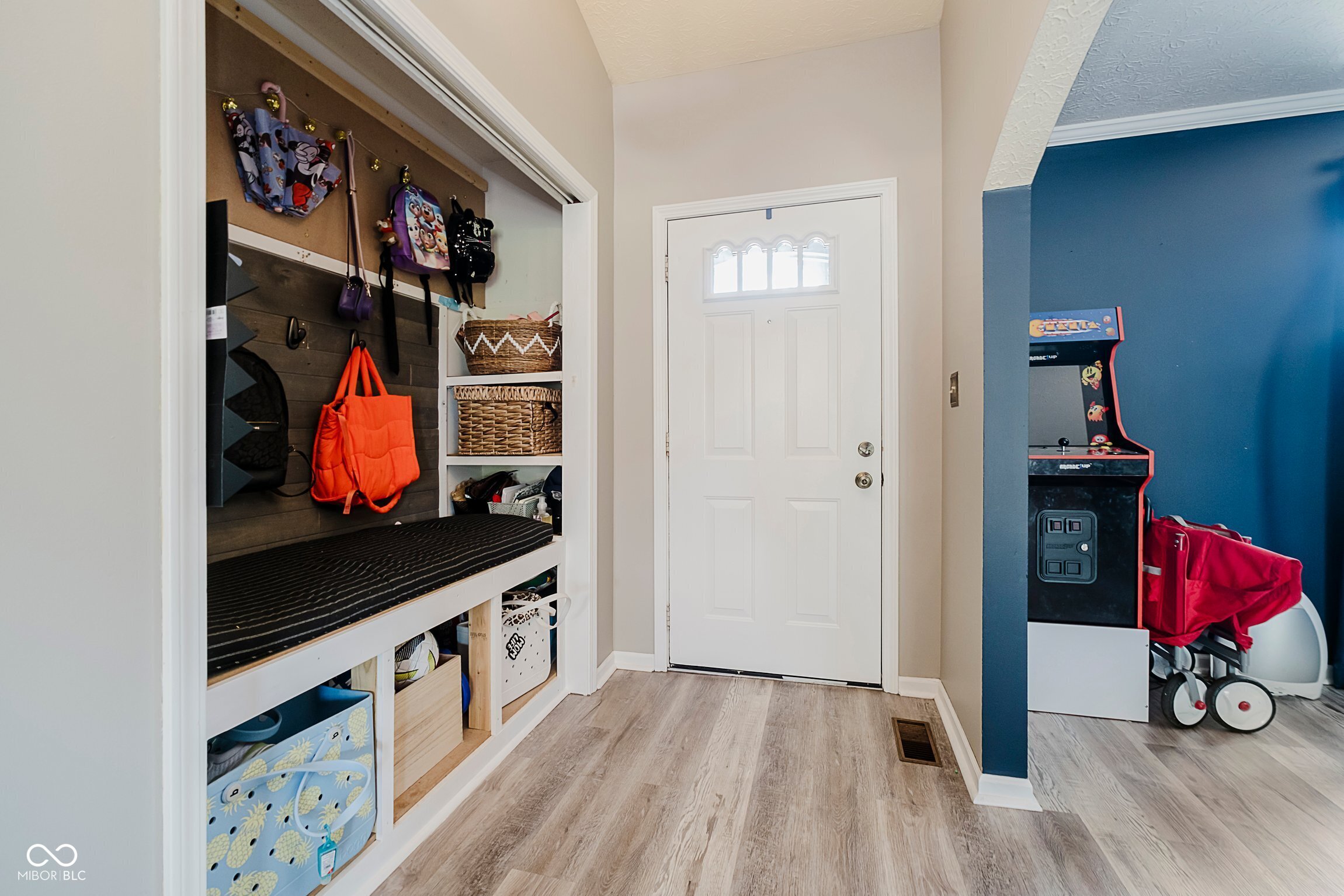 1616 Beech Circle Plainfield, IN 46168 - Photo 3 of 27