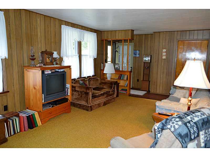 113 Pilltown Road Boswell, PA 15531 - Photo 8 of 23 Living Room.