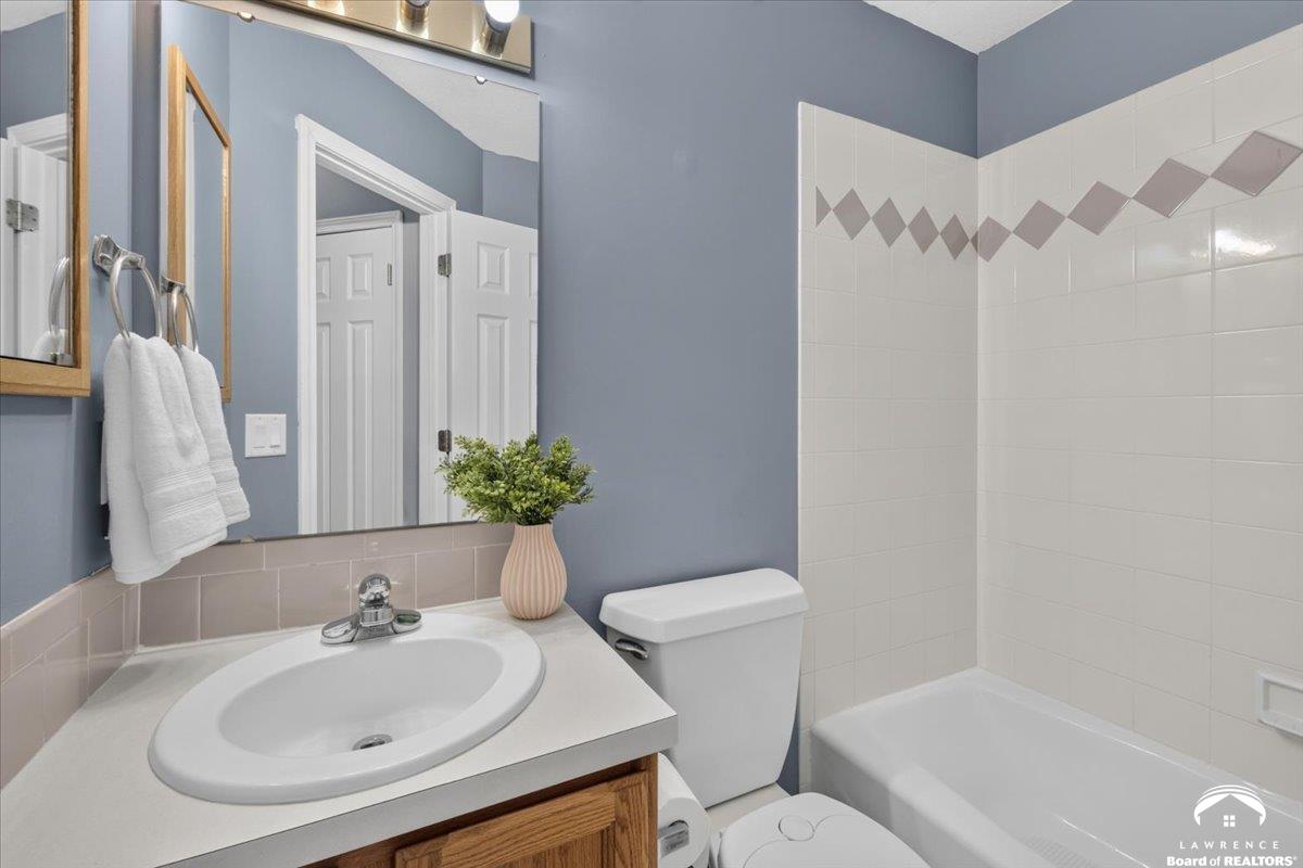 4714 Harvard Road Lawrence, KS 66049 - Photo 18 of 41