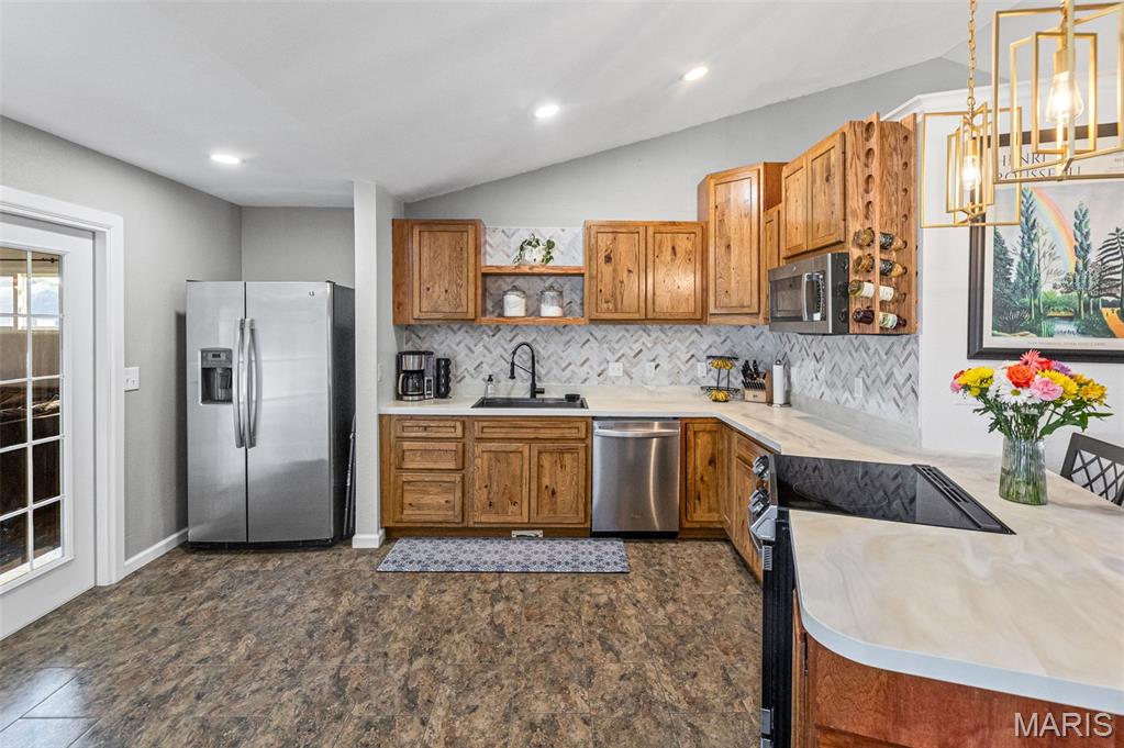 4511 Moonlight Way Alton, IL 62002 - Photo 13 of 48