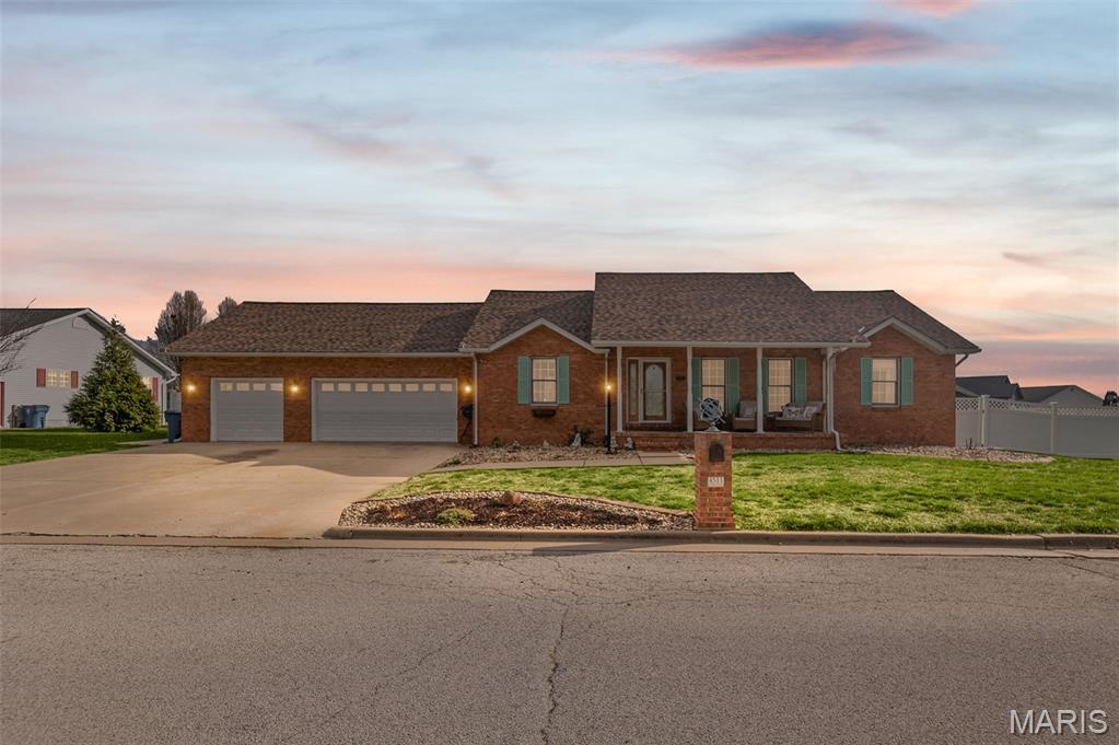 4511 Moonlight Way Alton, IL 62002 - Photo 2 of 48