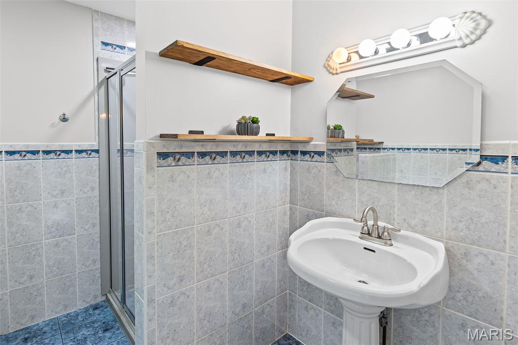 4511 Moonlight Way Alton, IL 62002 - Photo 34 of 48