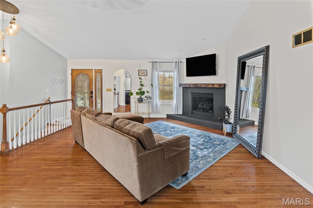 4511 Moonlight Way Alton, IL 62002 - Photo 10 of 48