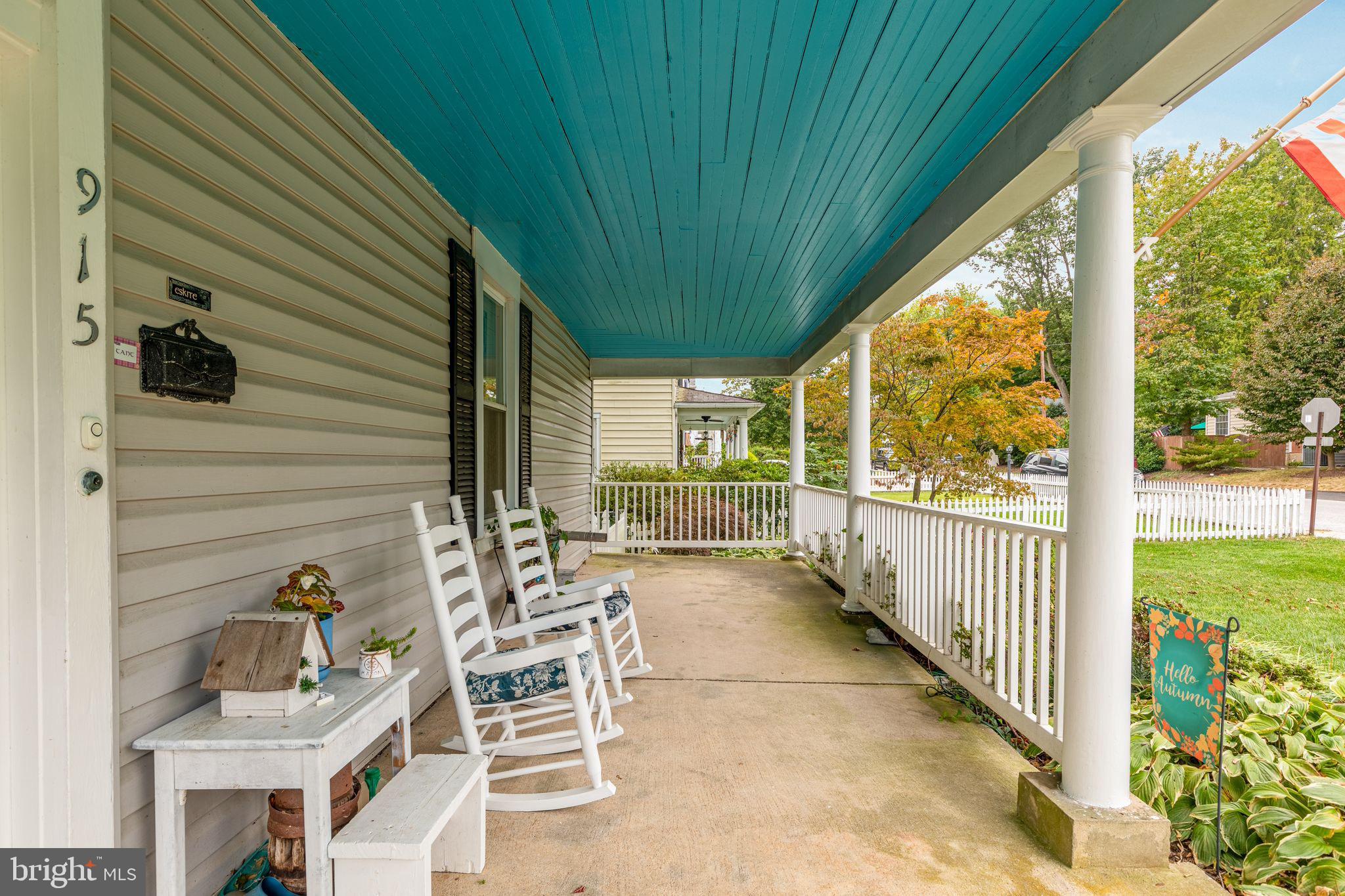 915 Arran Road Baltimore, MD 21239 - Photo 4 of 54 Covered front porch