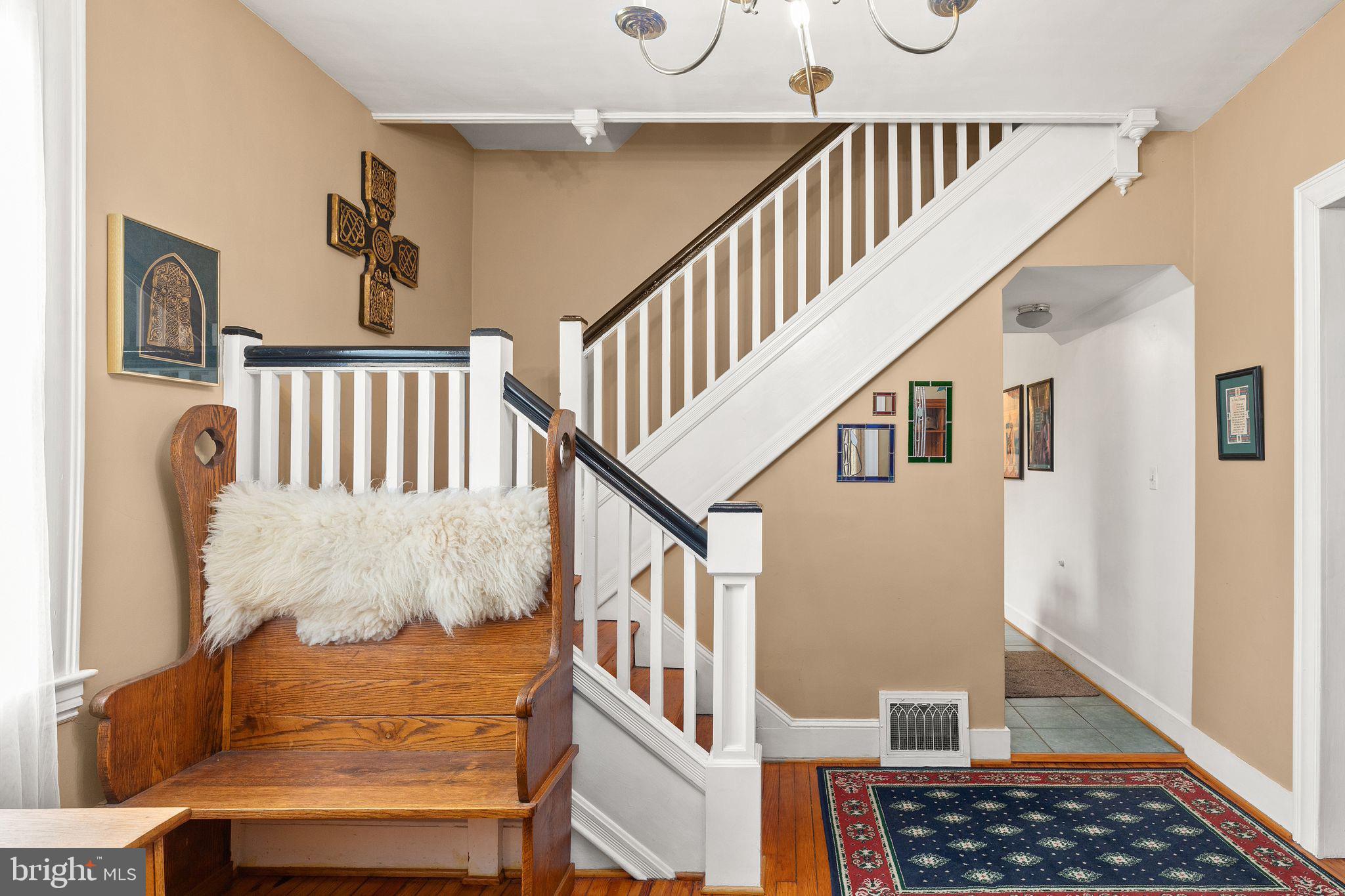 915 Arran Road Baltimore, MD 21239 - Photo 5 of 54 Foyer