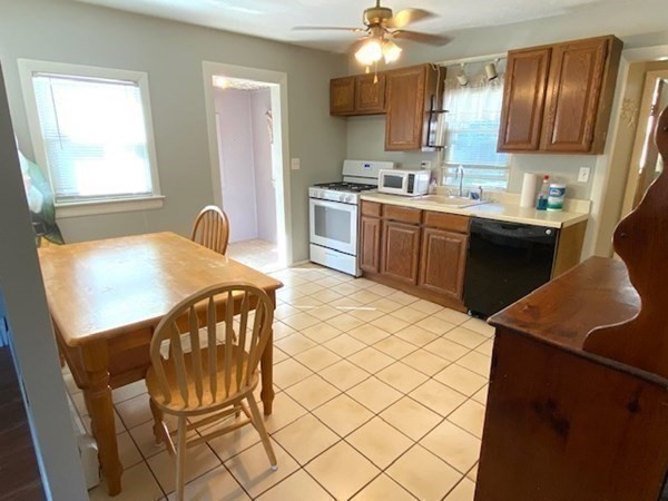 8 Ash Road Halifax, MA 02338 - Photo 5 of 18 Gallery Image 5