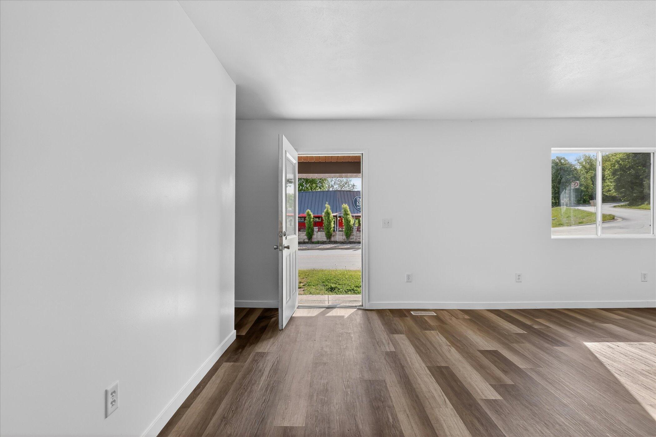 1387 East Riverside Drive Ionia, MI 48846 - Photo 27 of 60 06-1387-E-Riverside-Dr-Ionia-MI-48846-Wi