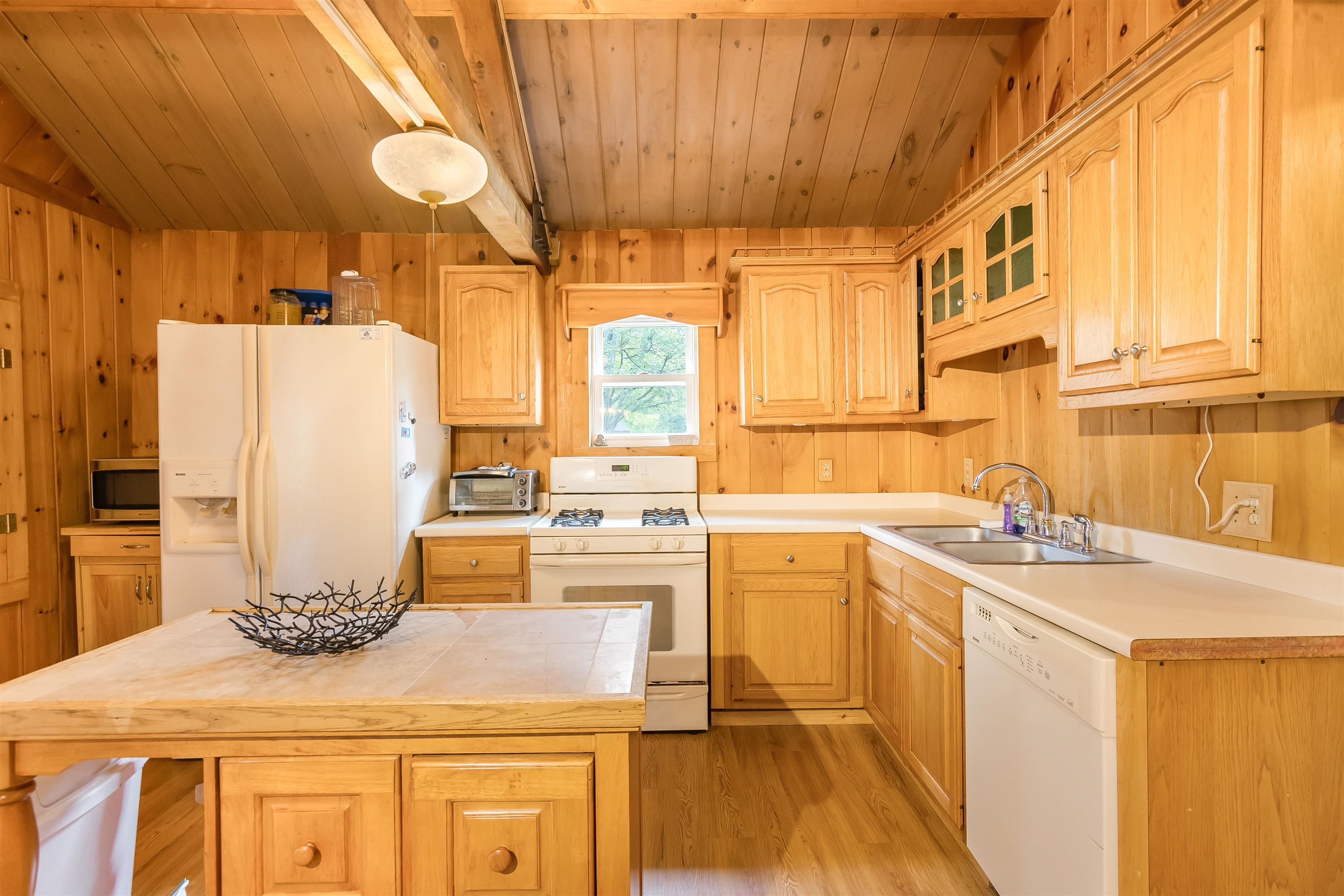 68 Woodbury Road Castleton, VT 05735 - Photo 3 of 40