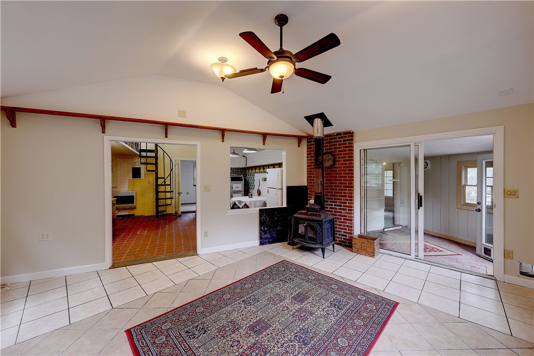 46 Croade Street Warren, RI 02885 - Photo 5 of 26