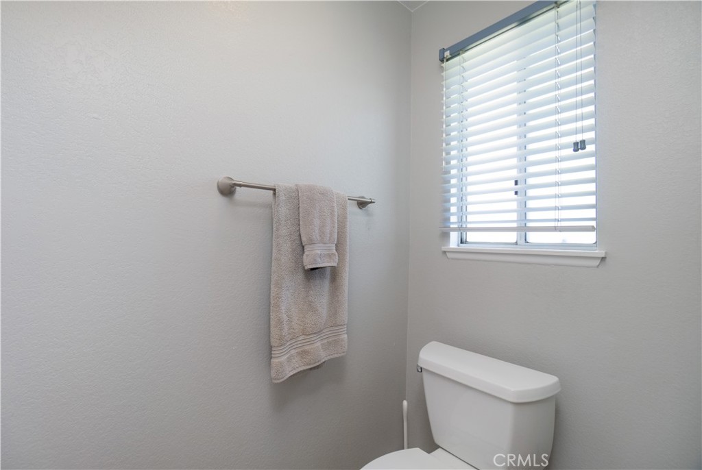 7255 Parkside Place Rancho Cucamonga, CA 91701 - Photo 15 of 33 Bathroom