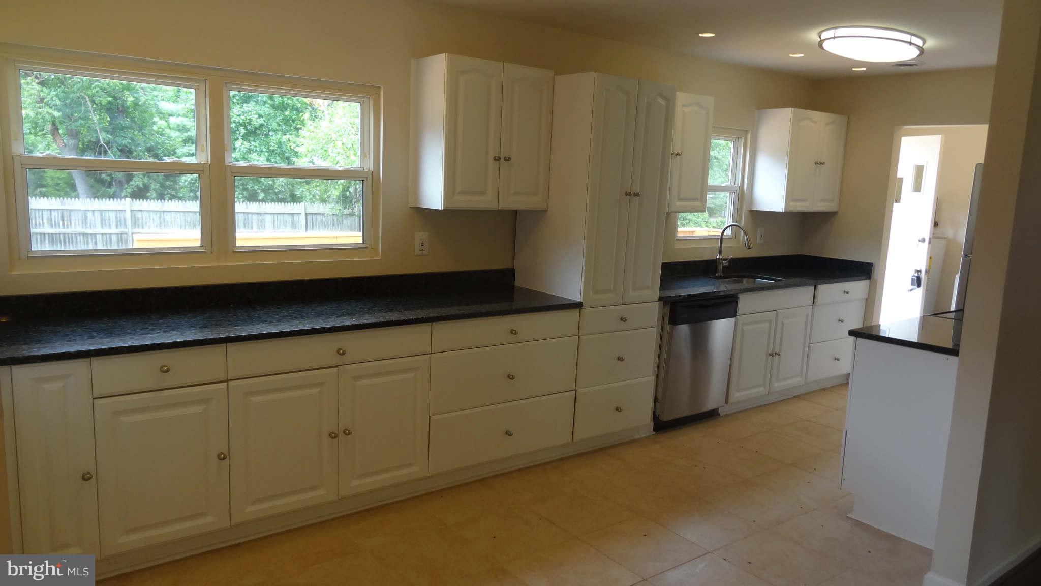 8018 Fordson Road Alexandria, VA 22306 - Photo 12 of 22 Kitchen