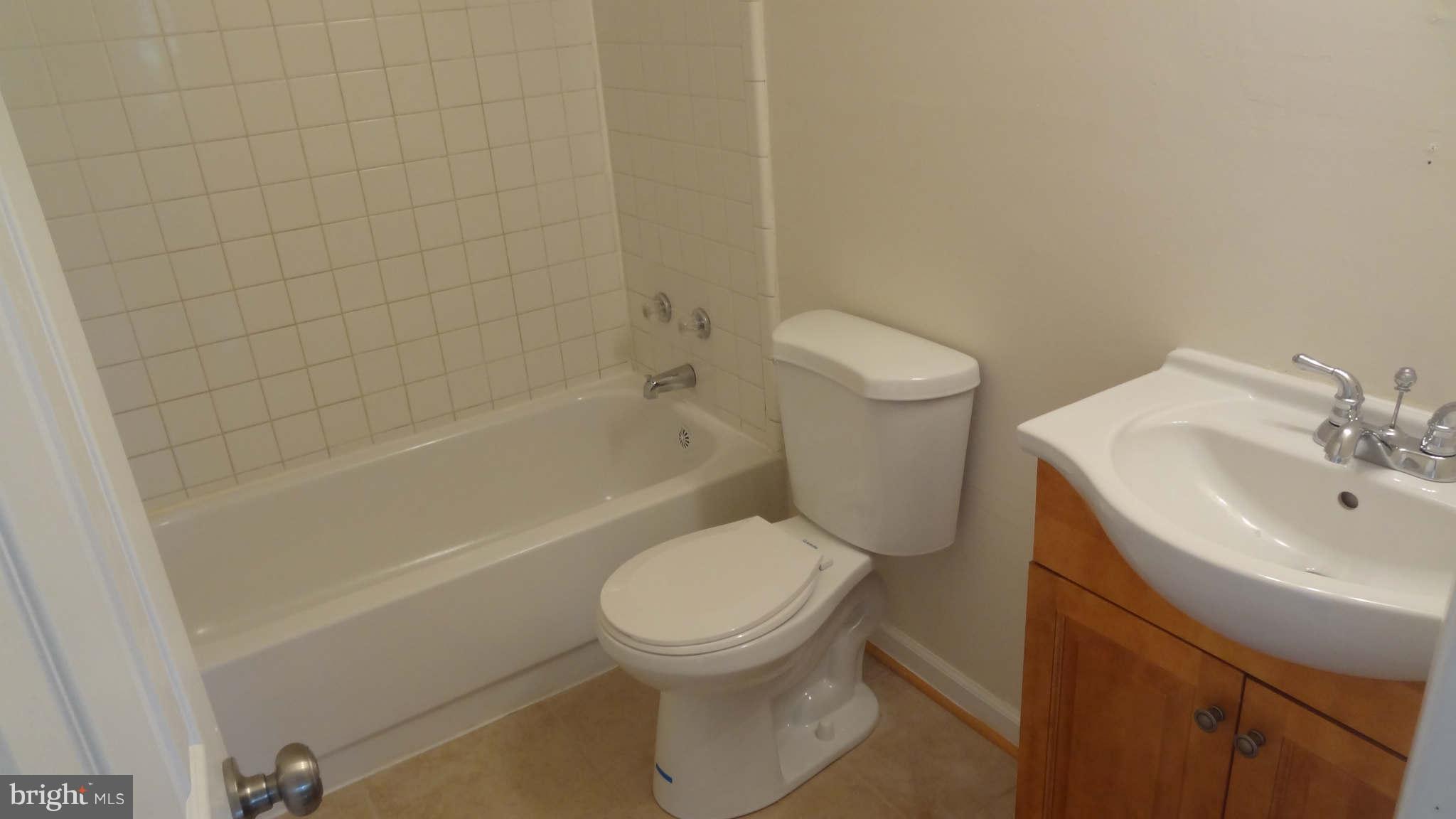 8018 Fordson Road Alexandria, VA 22306 - Photo 18 of 22 Bath